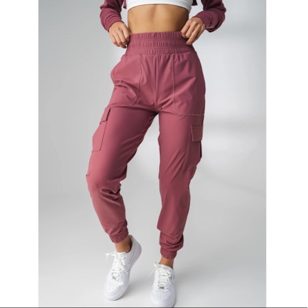 THE WOMEN'S SWIFT CARGO JOGGER - BALANCE ATHLETICA